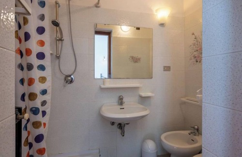 Azzano d'Asti Apartamento | Apartamento Paolo en Asti - 6 personas, 3 dormitorios