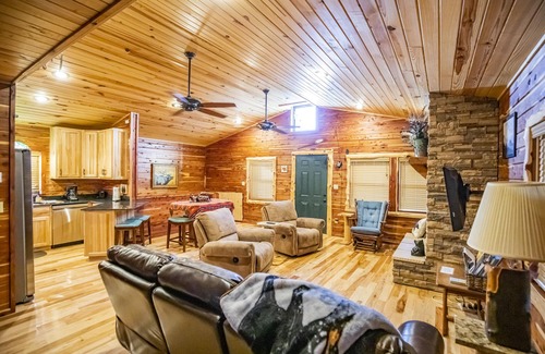 Compton Cabina | Papa Bear Log Cabin at the Buffalo River