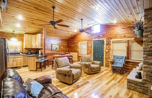 Compton Cabina | Papa Bear Log Cabin at the Buffalo River