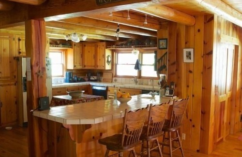 Nevada City Cabina | Mejor cabaña de madera en la ciudad de Nevada, Familia y mascotas, grandes o pequeños grupos