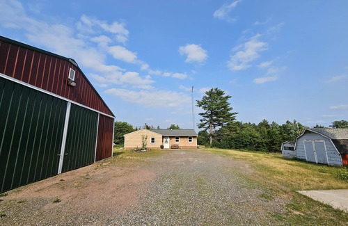 Neillsville Cabaña | Papa Opelt's Rustic Cozy Cottage