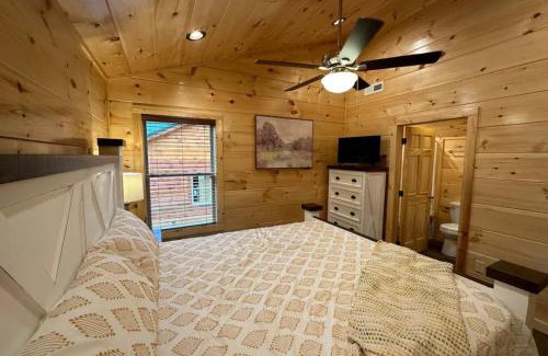 Pigeon Forge Casa | Papa Wolfs Resort
