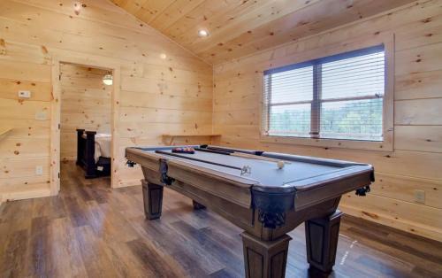 Pigeon Forge Casa | Papa Wolfs Resort