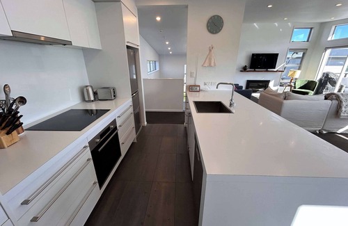 Papamoa Beach Casa | Papamoa Paradise Summ
