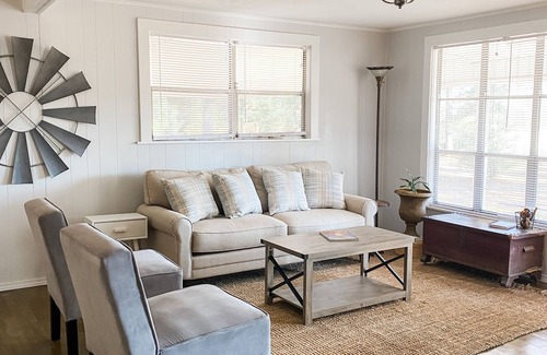 Webster Parish Casa | Papaw Wheeler's Wooded Retreat