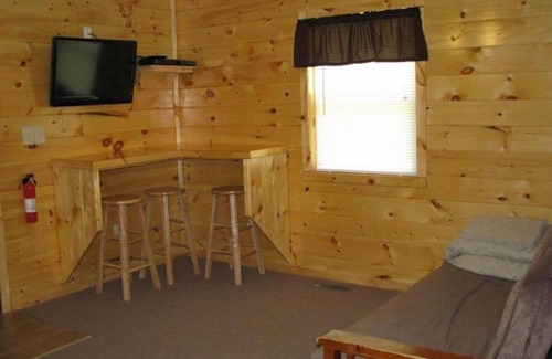 Lejunior Cabina | Pappy's Coal Miner's Cabin
