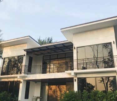 Ayutthaya Casa | Parada Ayutthaya