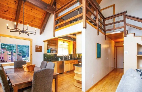 Tahoma Casa | Paradigm Chalet | Workspace, BBQ, Studio & Yard