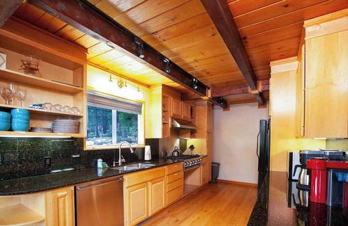 Tahoma Casa | Paradigm Chalet | Workspace, BBQ, Studio & Yard