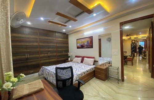 Janakpuri Apartamento | Paradise 4BHK Apartment Terrace, AC, WIFI, Metro, Events