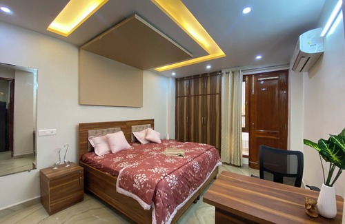 Janakpuri Apartamento | Paradise 4BHK Apartment Terrace, AC, WIFI, Metro, Events