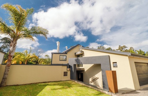 George Casa | Paradise at home spacious 3-bedroom house with swimming pool in George