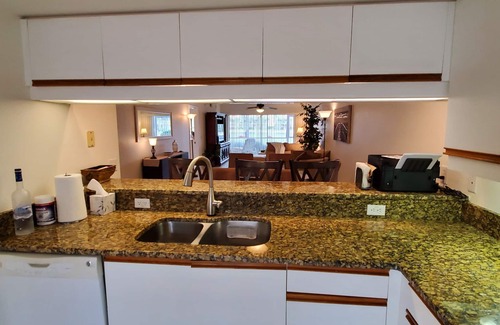 Naples Condominio | Paradise Awaits at Falling Waters 2BR/2 Bath Condo