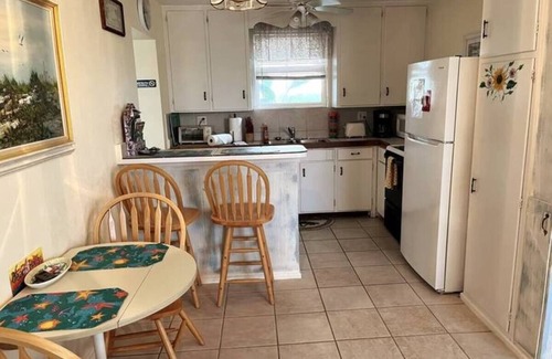 Flagler Beach Casa | Casa en la playa 'Paradise' - ¡A solo pasos de la playa aislada!