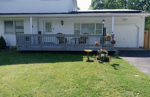 Mastic Casa | Paradise Citadel, Sauna, Htd pool hottub Golf Basketball