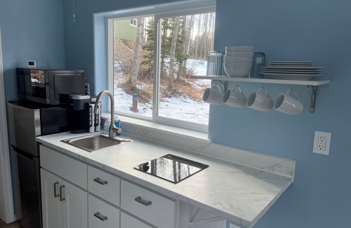 Meadow Lakes Cabaña | Paradise Cottage - Charming 1 bedroom lake view cottage minutes from Wasilla.