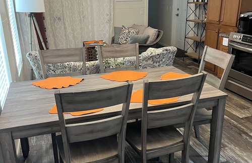 Venice Cabaña | Paradise Found Adults 55+, 2 guests max. 9/27- 11/30 must be 14 day min. 3bd/2ba