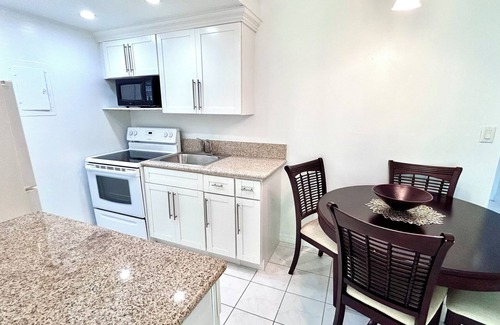 Freeport Apartamento | Paradise Garden Retreat. Million-Dollar View at Coral Beach Resort Bahamas