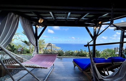 Estate Neltjeberg Casa | Paradise Getaway "La Chascona" -2BR / 2BA con vistas al mar y 5 minutos en coche de la playa