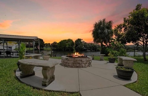 Hernando Beach Casa | Paradise - Golf Cart Rental, Kayaks, Paddle Boat, Fishing & Swimming