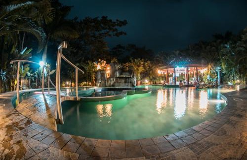 Aguas termales de Arenal Hotel | Paradise Hot Springs - Thermal Water & Volcano Views