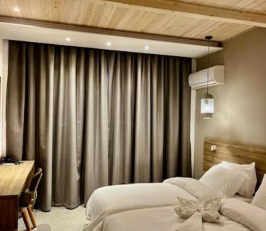 Vathi Hotel | Paradise Hotel