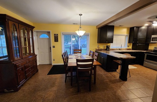 Monticello Casa | Paradise House - Beautiful 3 bedroom house nestled in a quiet cove on Lake Shafer! Offers 1000 sq ft of living space and will sleep 9. An additional Party Den is available to add-on, featuring a bar area and additional sleeping for 3. Located at Para