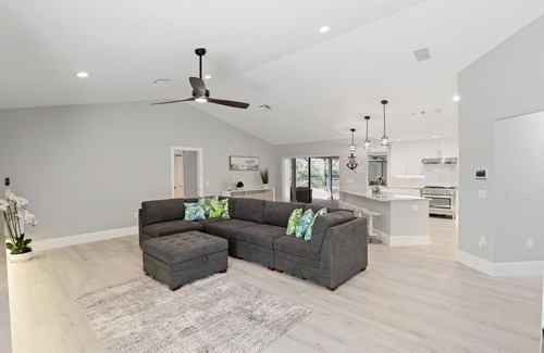 Palm River Estates Casa | Paradise house on channel 10 minutes to the beach