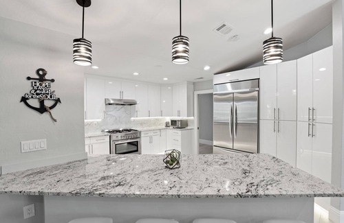 Palm River Estates Casa | Paradise house on channel 10 minutes to the beach