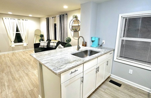 Grand Rapids Casa | Paradise in Grand Rapids W/backyard fireplace. Pet friendly.