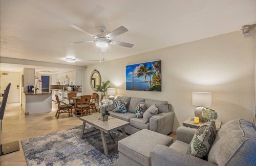 Maalaea Condominio | Paradise in Stunning Penthouse with A/C, parking, sleeps 6! Lauloa # 405