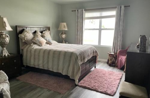 Ocala Casa | Paradise in the City Near W.E.C. Shopping Eating No smokers Vegan