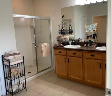 Ocala Casa | Paradise in the City Near W.E.C. Shopping Eating No smokers Vegan