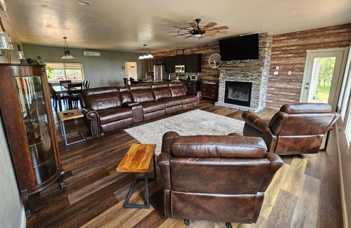 Hermosa Casa | Paradise in the Pines - 10 miles to Mt. Rushmore - 6 miles to Custer State Park