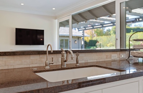 Upper East Casa | Paradise is Real | Luxurious 5 BDR Estate w/ Pool, Hot Tub, and Plush Outdoor Se