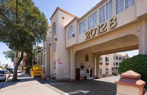 Winnetka Hotel | Paradise Lodge - Canoga Park, Los Angeles
