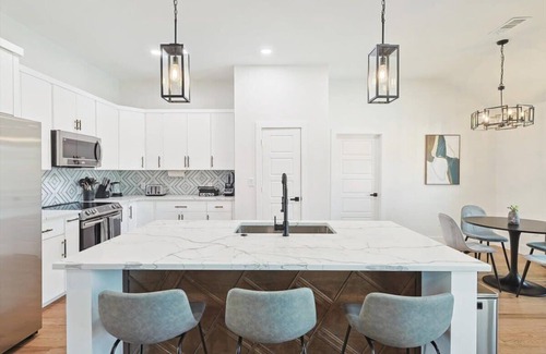 Waxahachie Casa | Paradise, Modern Home, Pool & Hot Tub