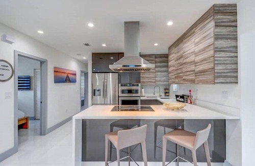 Coral Terrace Casa | Paradise Near MIA: Pool, BBQ & Playground