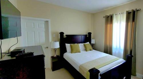Lucea Casa | Paradise Oasis at Oceanpointe - pool and free parking
