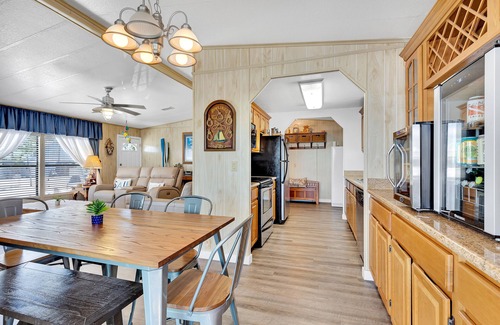 Cross Key Waterways Casa | Paradise on main canal with spectacular sunset