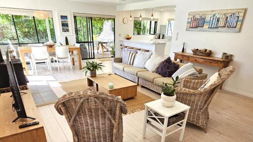 Matarangi Casa | Paradise on Pacific Parade - Matarangi Retreat