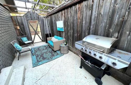 Central Oklahoma City Casa | Paradise on Penn with Pool & Hot Tub Near Downtown