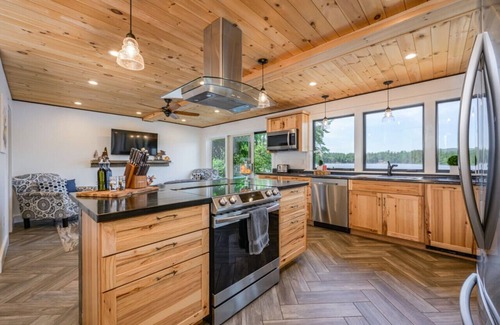 Conway Casa | Paradise on Pequawket | Lakefront | Hot Tub | New