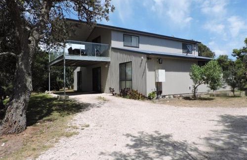 Paradise Beach Casa | Paradise on The Boulevard - 90 Mile Beach Holiday Home