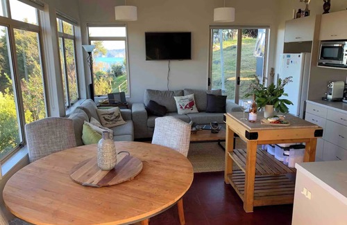 Tuateawa Casa | Paradise on the Hill ~ Tuateawa ~ Northeast of Coromandel Town