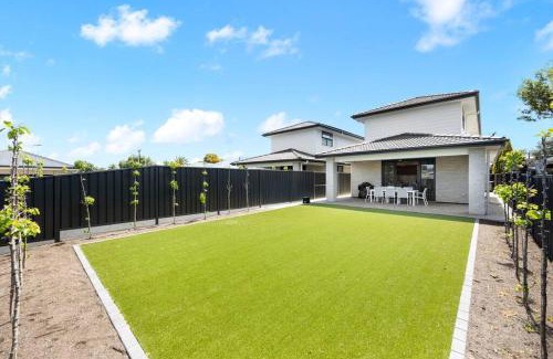 Aldinga Beach Casa | Paradise Palms 4BR Coastal Escape