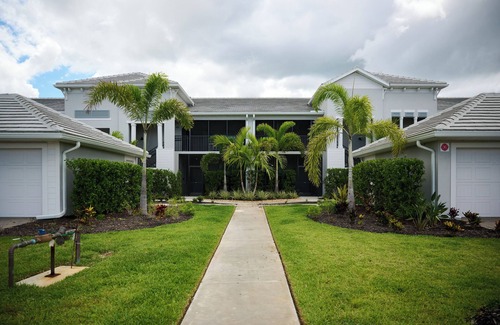 Punta Gorda Condominio | Paradise Palms at Heritage Landing Golf & CC- 2 BR/2 BA 1st Floor Golf Condo