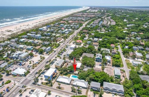 Coquina Gables Apartamento | Paradise Palms - Flamingo Suite - Steps to Ocean - 10 min to Downtown!