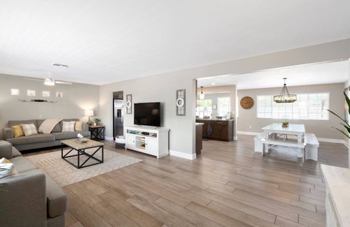 Village Grove Casa | Paradise Palms I 7 min to Old Town I Heated Pool