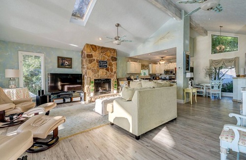 Moneta Casa | Paradise - Pet-Friendly / Private Pool / Firepit / Sunset Views